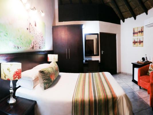 Emdoneni Lodge with Zululand Cat Conservation - 272000