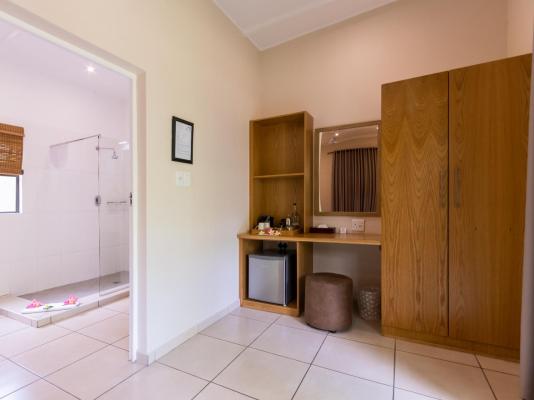 Emdoneni Lodge with Zululand Cat Conservation - 272019