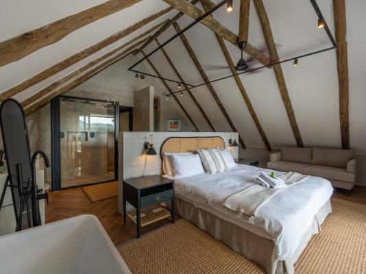 Room image 3