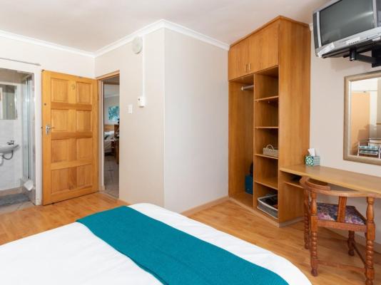 Room image 4