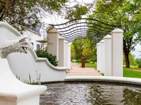 Plaisir Wine Estate - Garden
