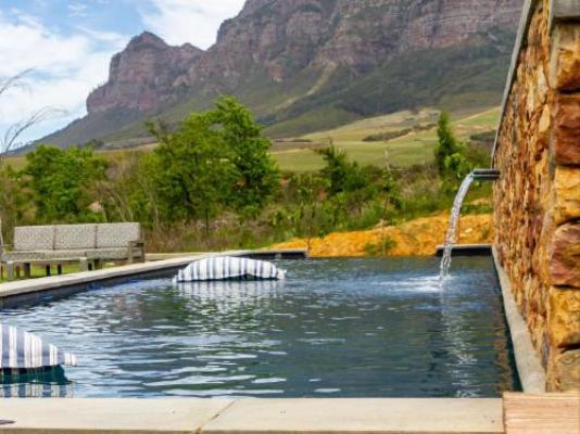 Plaisir Wine Estate - Swimming pool