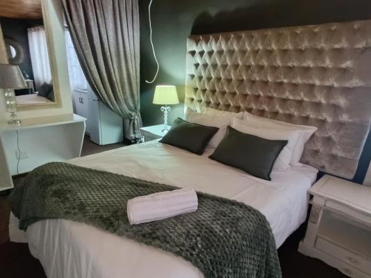 Room image 1