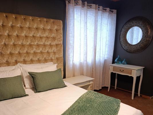 Room image 3