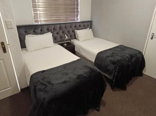 Room image 5