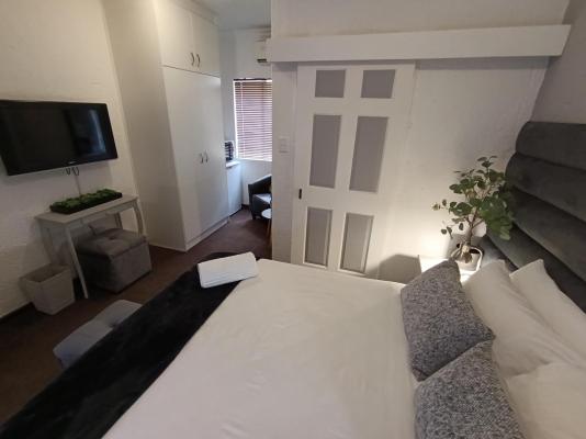 Room image 1