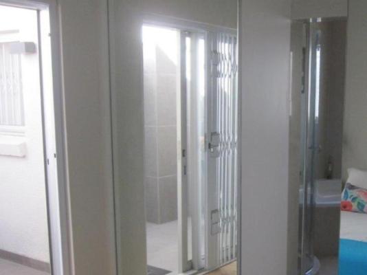 Room image 2
