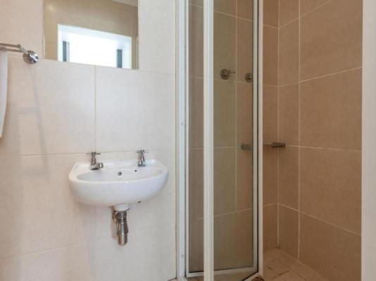Room image 4