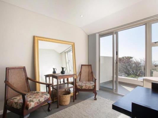 Room image 2