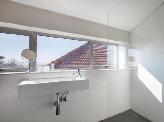 Room image 6