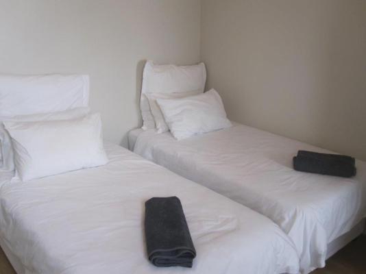 Room image 4