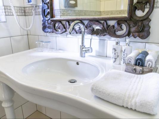 Heinitzburg Boutique Hotel - 273002