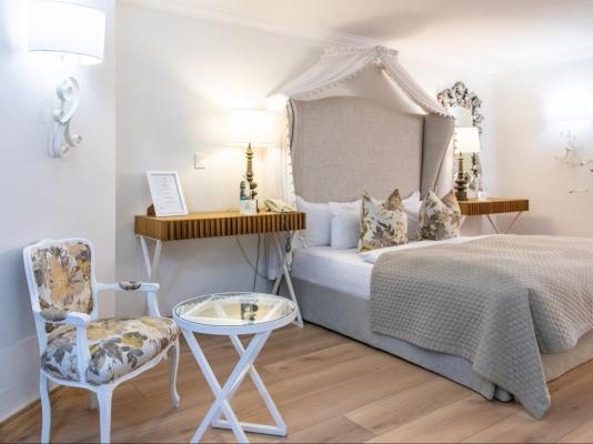 Heinitzburg Boutique Hotel - 273011