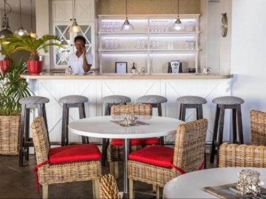 Oyster Box Guesthouse - Lounge or bar