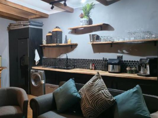 Renosterveld Eco Pods - Photo of the whole room