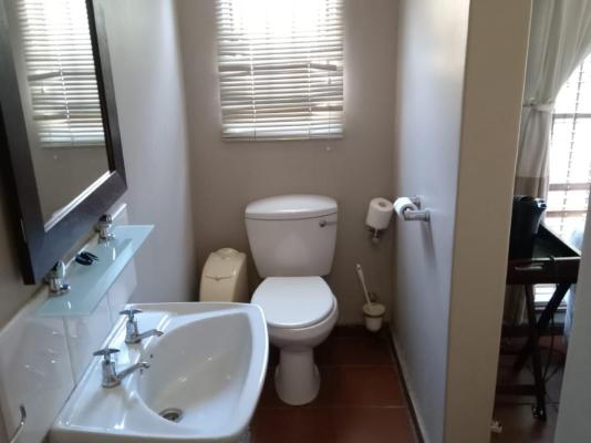 Room image 2