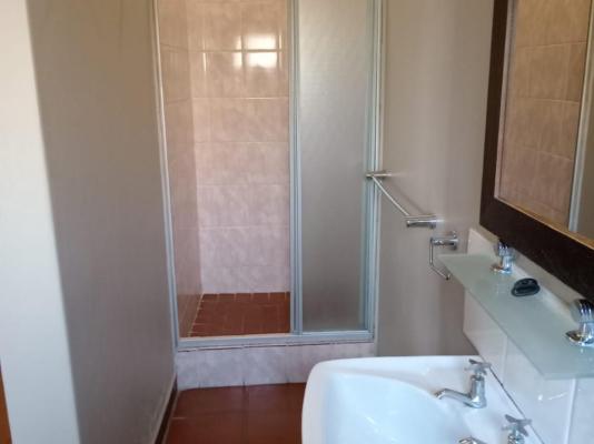 Room image 4
