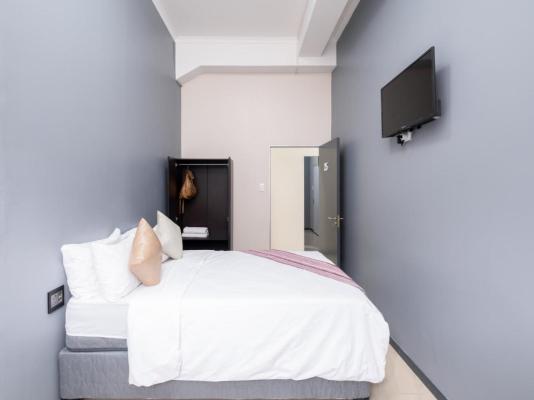 Room image 3