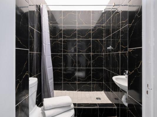 Room image 4