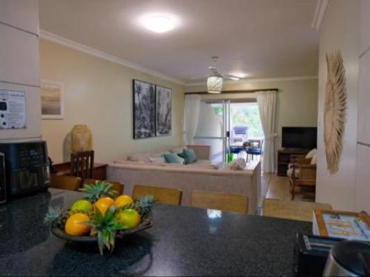 Lakeview Cabanas - Unit 5 - Living Room