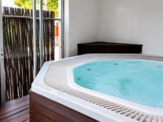 Lakeview Cabanas - Unit 5 - Property / Building
