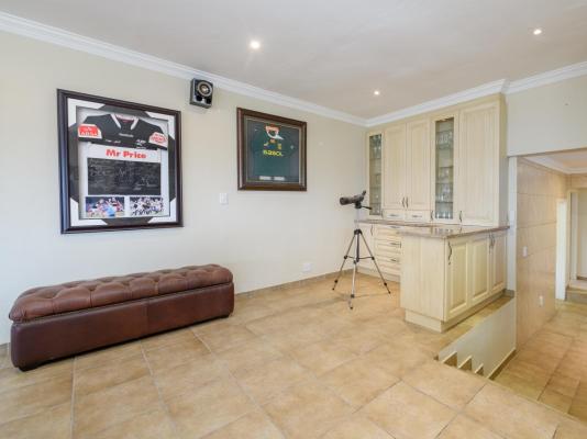 Room image 1