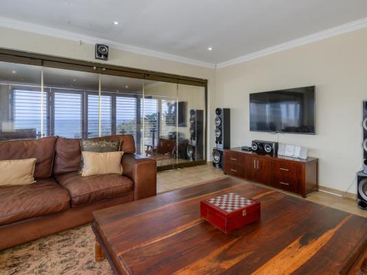 Room image 4