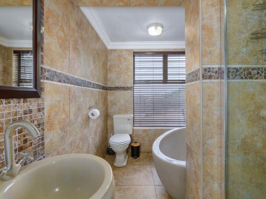 Room image 6