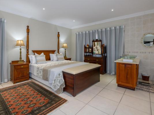 Room image 1