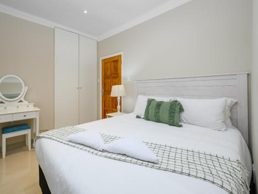Room image 18