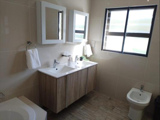 Room image 3