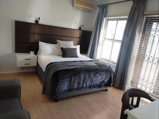 Room image 4