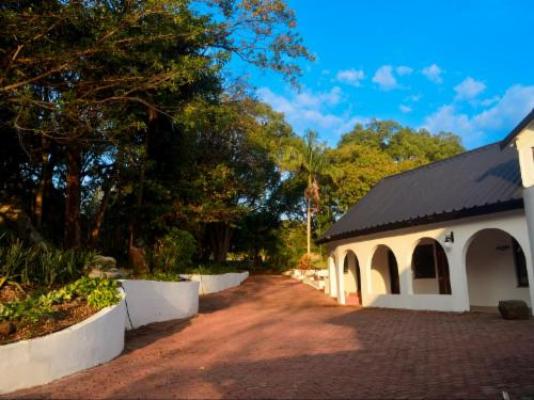 The Meadow Manor - Property / Building