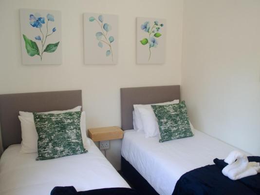 Room image 2