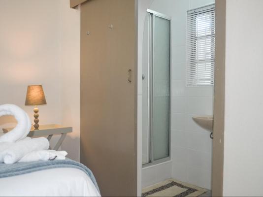Room image 3