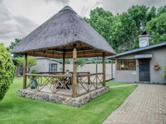 Summer House & Summer Place - Property / Building