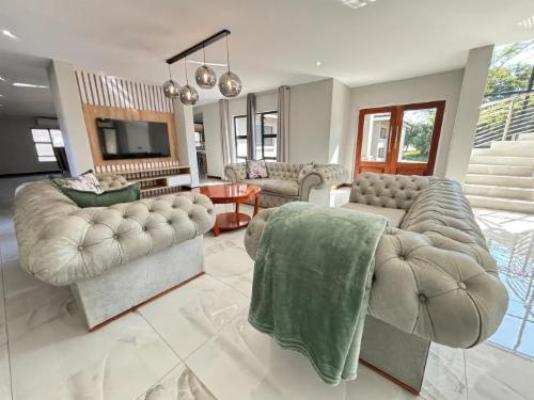 Stay Local Kruger - Living Room