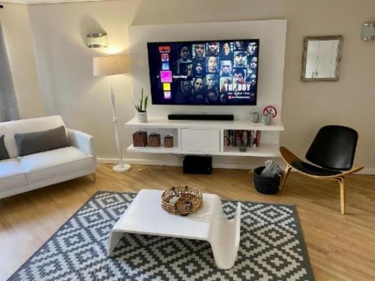 Rose's Place - Living Room