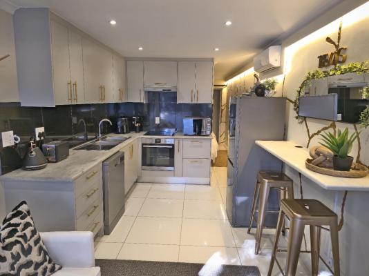 Room image 1