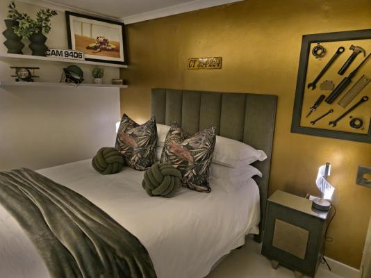 Room image 4