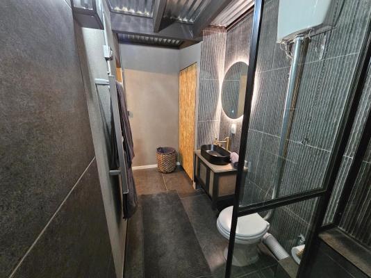 Room image 17