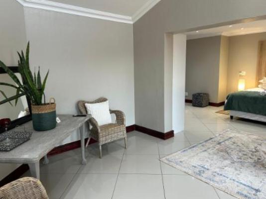 Menlyn Stay - Photo of the whole room