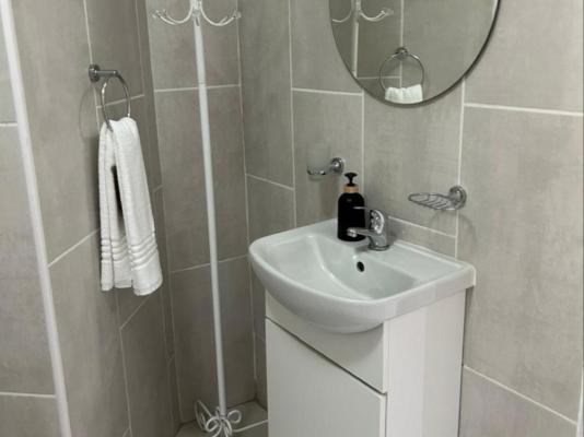 Room image 2