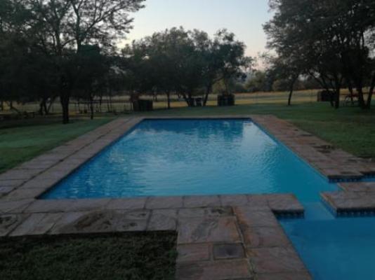 Losberg Lodge - Swimming pool