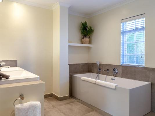 Room image 7