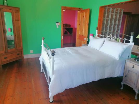 Room image 1