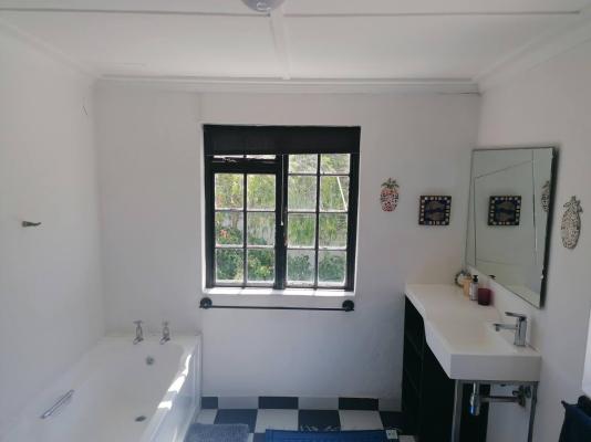 Room image 7
