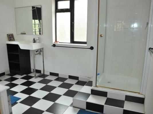 Room image 17
