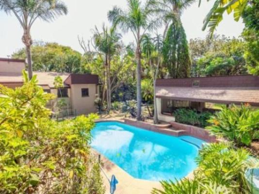 Guesthouse Charis - Swimming pool