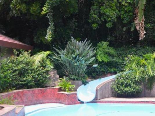 Guesthouse Charis - Swimming pool